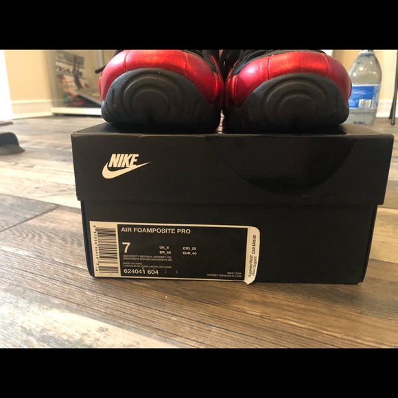 Nike Foamposite - Picture 2 of 3